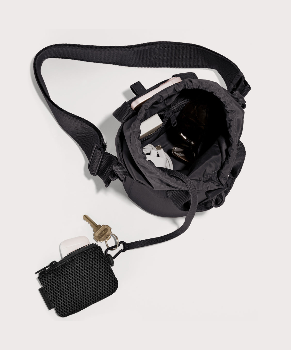 NICO BUCKET BAG